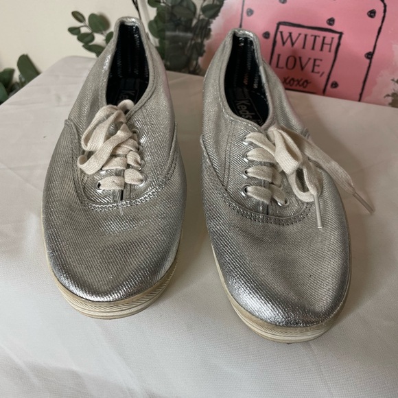 Keds Silver Metallic Sneaker Sz 6.5 - Picture 2 of 11